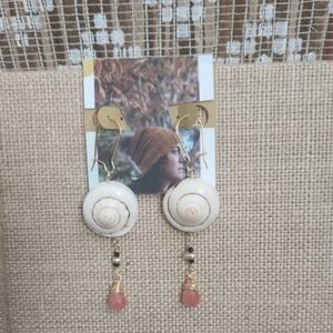 NWT Shell And Gemstone Drop Earrings